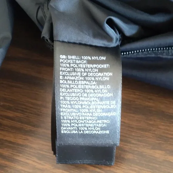 🆕The North Face Women's Venture Rain Jacket, Medium - TNF Black/TNF Black, NWT - Picture 7 of 8